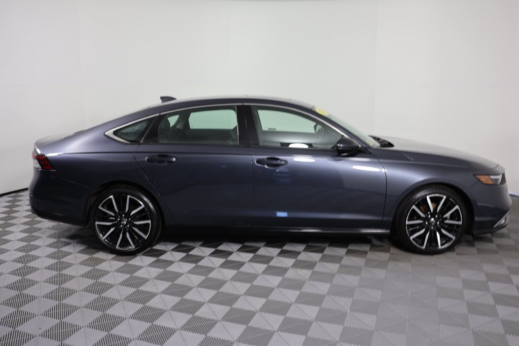 Used 2024  Honda Touring image 9