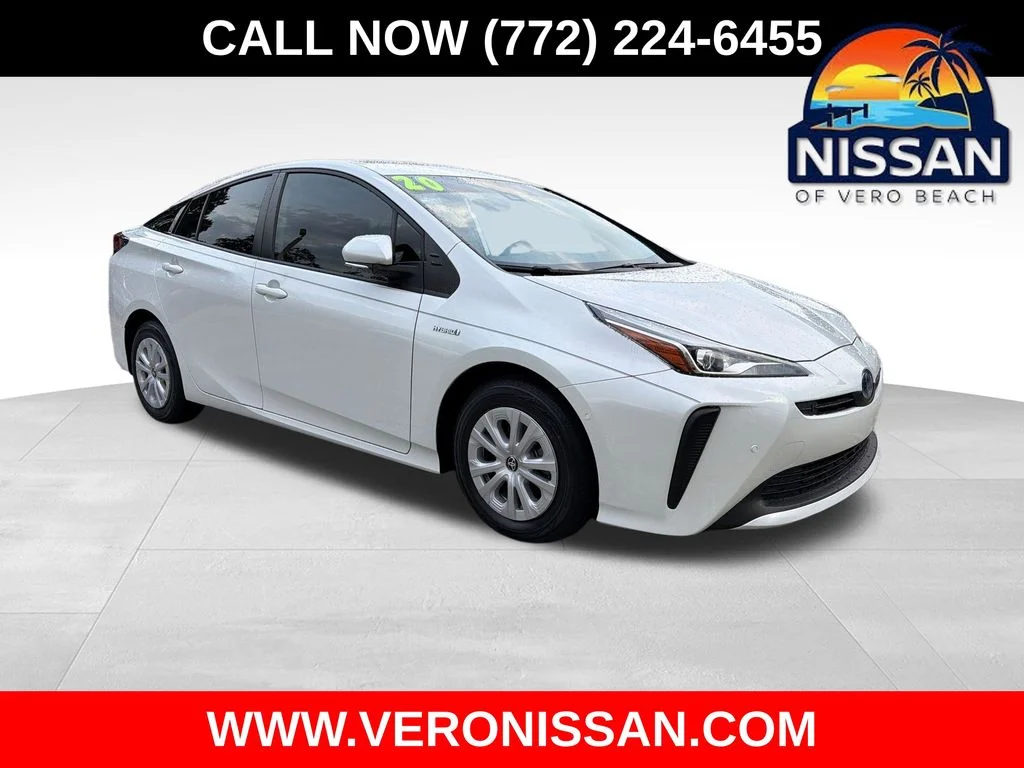 2021 Toyota Prius LE FWD's photo