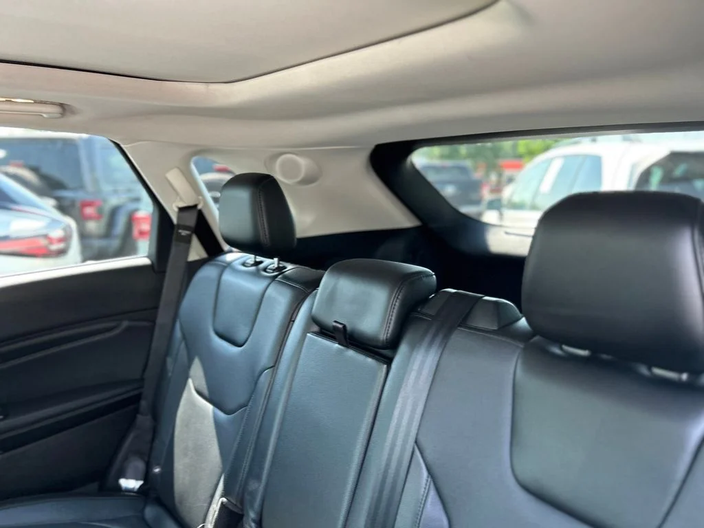Used 2015 White Ford Titanium image 26