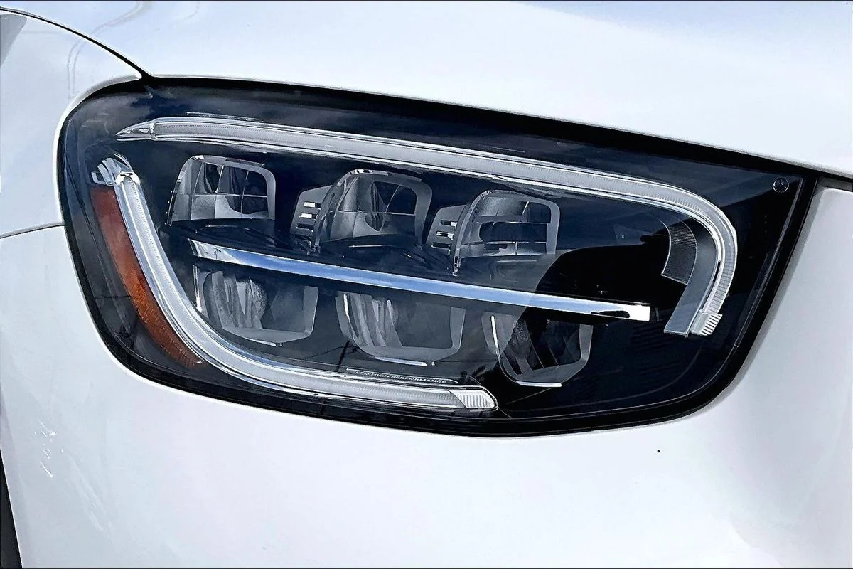 Used 2023 White Mercedes-Benz 4MATIC® Coupe image 34