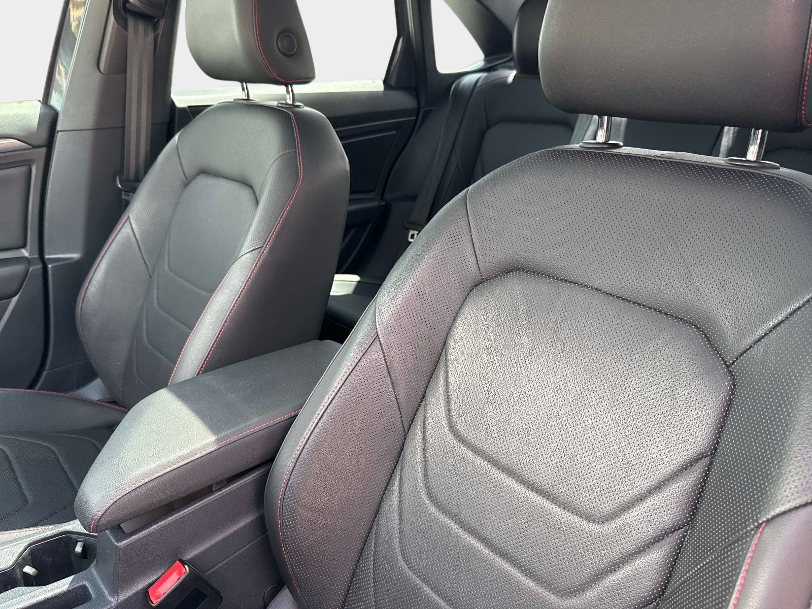 Used 2019 Platinum Gray Metallic Volkswagen R-Line image 20