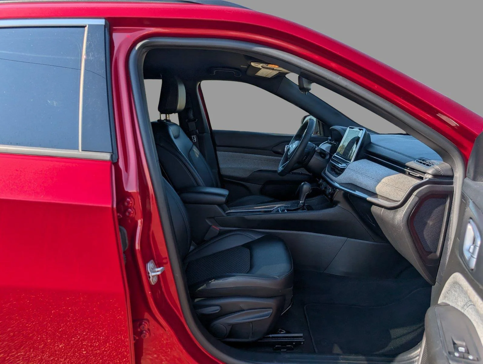 Used 2025 Red Hot Pearlcoat Jeep Latitude image 20