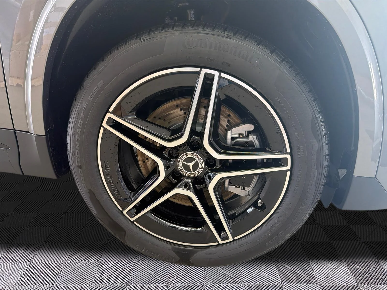 New 2026 Grey Mercedes-Benz GLA 250 4MATIC SUV image 2