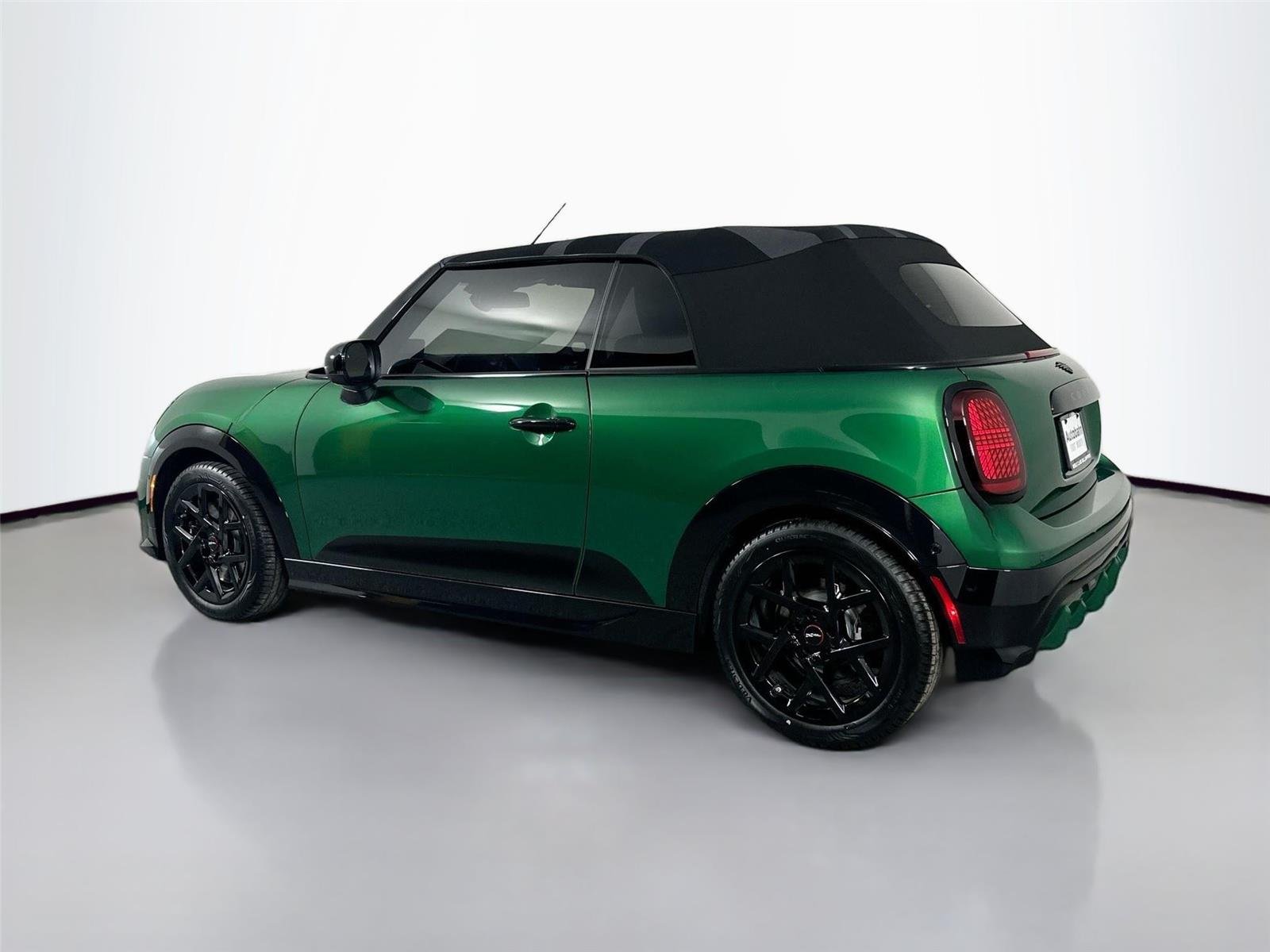 New 2026 British Racing Green IV Metallic MINI Iconic image 7