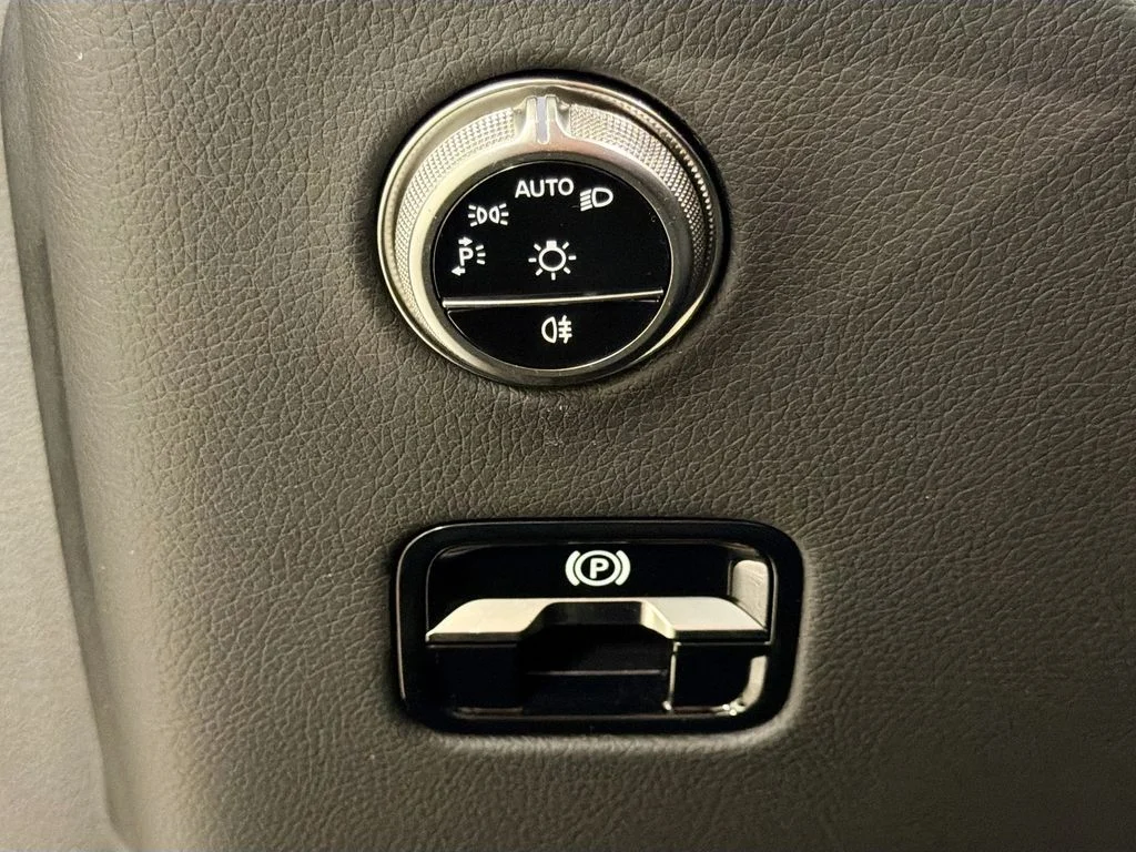 Certified Used 2026 Black Mercedes-Benz GLC 300 image 11