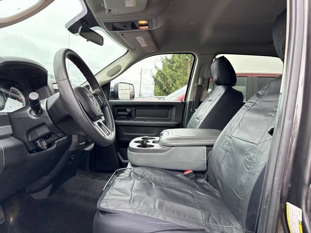 Used 2018 Granite Crystal Metallic Clearcoat Ram Tradesman image 6