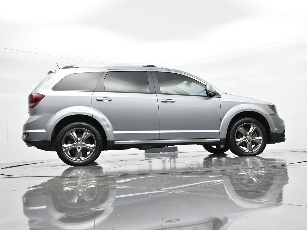 Used 2017 Billet Clearcoat Dodge Crossroad image 22