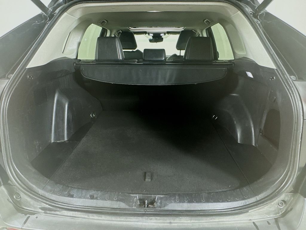 Used 2022 Midnight Black Metallic Toyota XLE Premium image 31