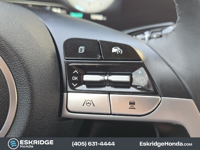 Used 2025 Red Hyundai SEL Convenience image 29