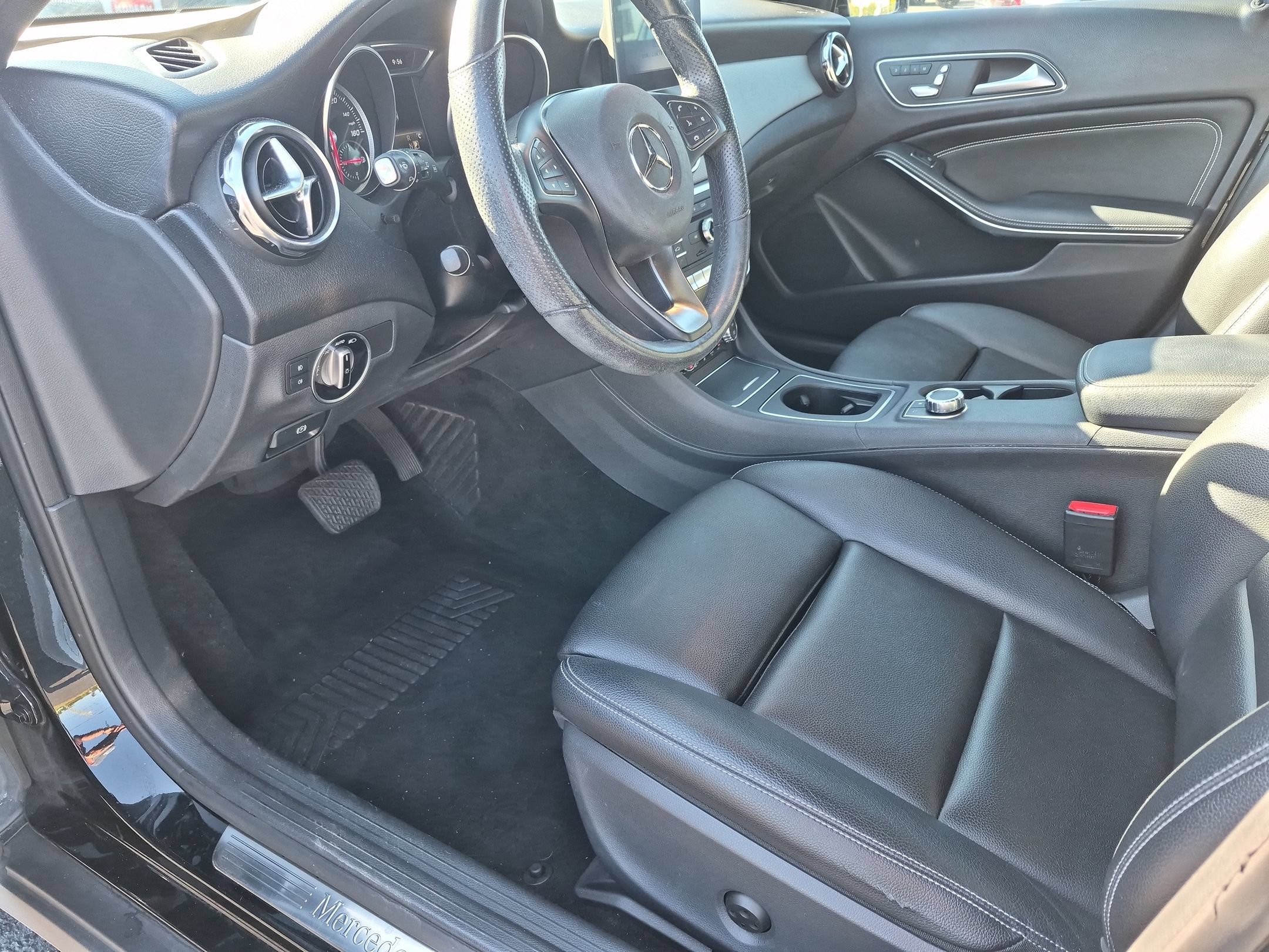 Used 2019 Cosmos Black Metallic Mercedes-Benz GLA 250 image 14