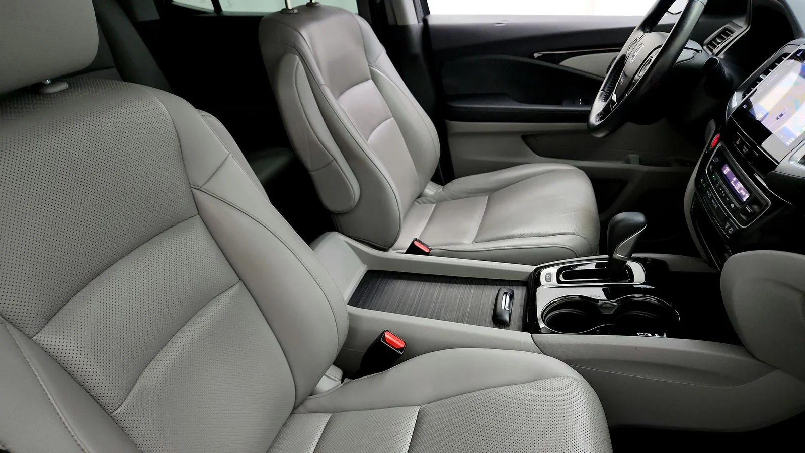 Used 2019 Silver Honda RTL-E image 42