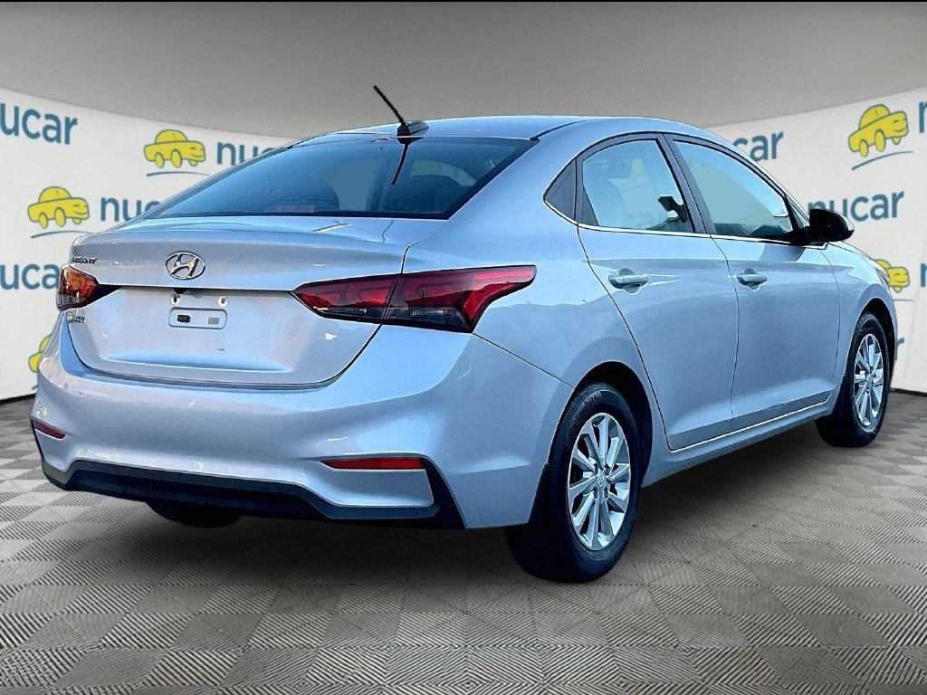 Used 2022 Silver Hyundai SEL image 6