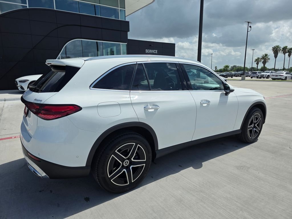 New 2026 Polar White Mercedes-Benz GLC 300 image 7