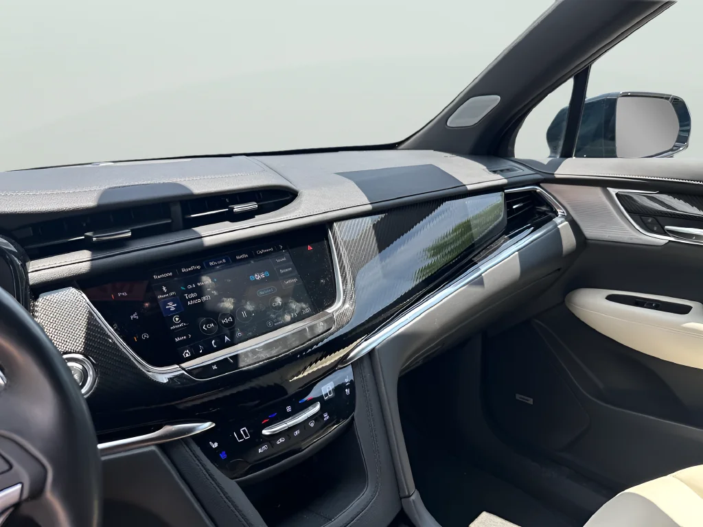 Used 2025 Green Cadillac Sport image 21