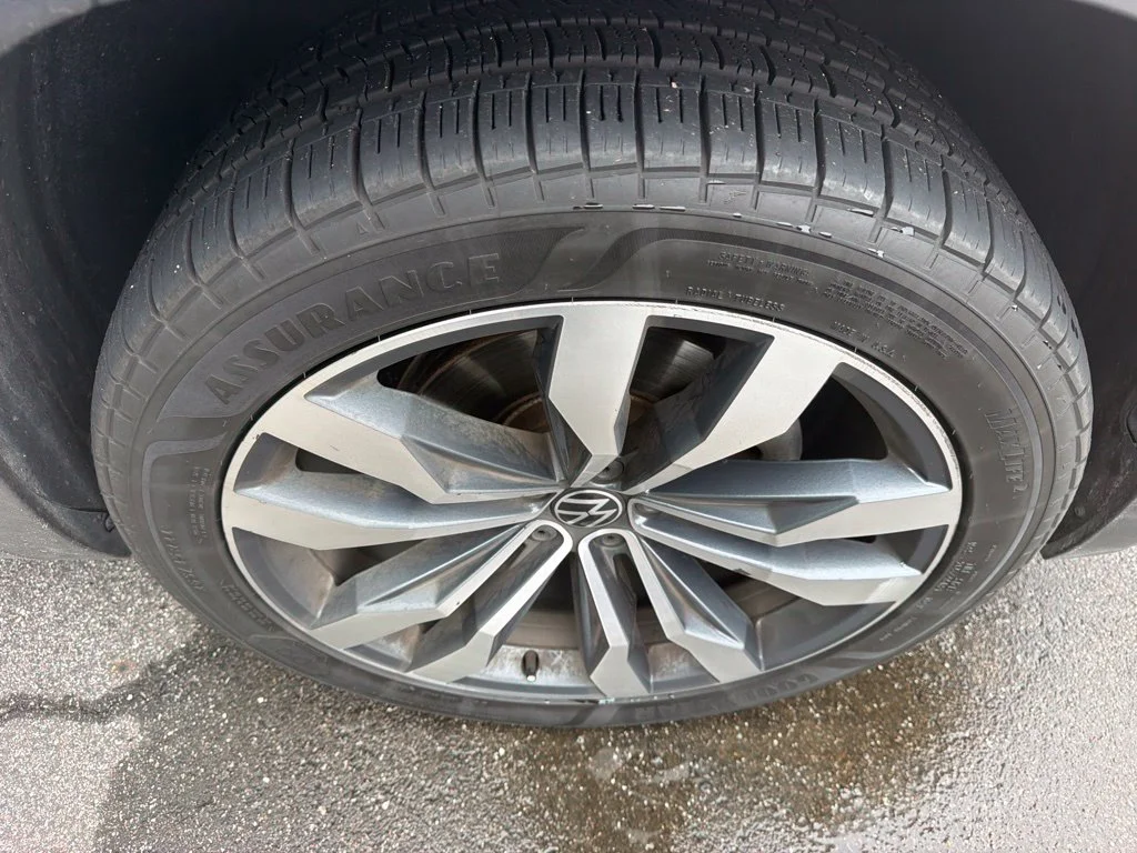 Used 2020 Gray Volkswagen 3.6L V6 SEL R-Line image 5