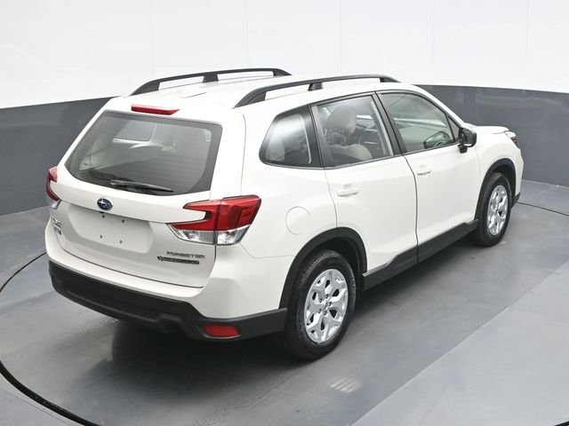 Used 2020 White Subaru Base image 17