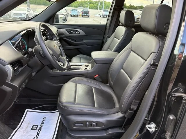 Used 2023 Mosaic Black Metallic Chevrolet LT Leather image 15