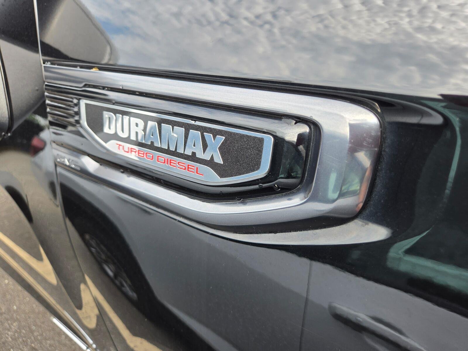 Used 2021 ONYX BLACK GMC AT4 image 4