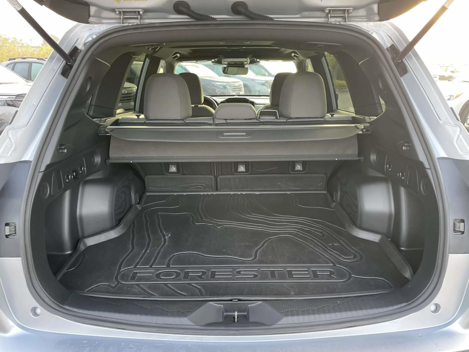 Used 2025 Ice Silver Metallic Subaru Premium image 28