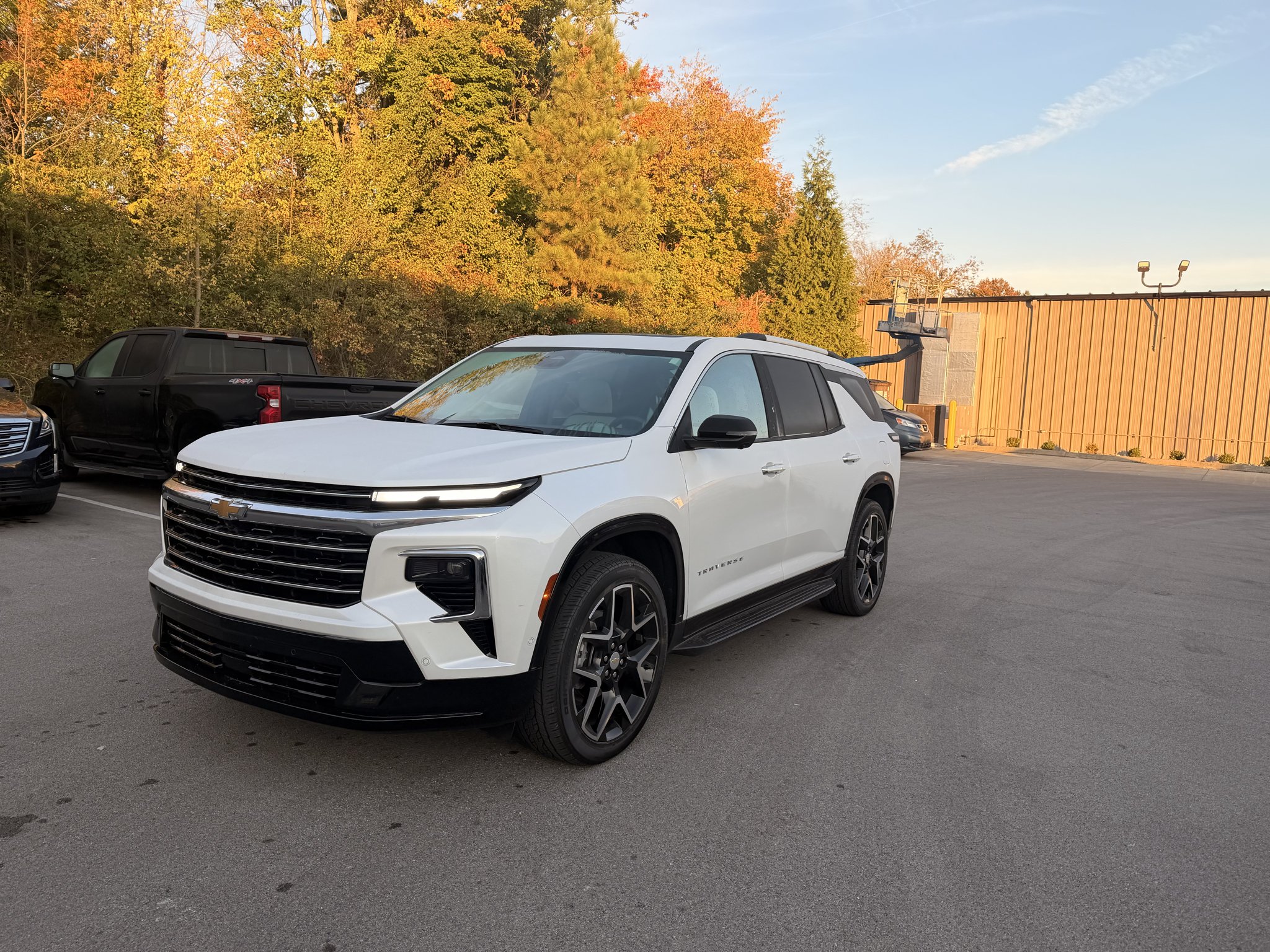 Used 2025 Iridescent Pearl Tricoat Chevrolet AWD High Country image 1