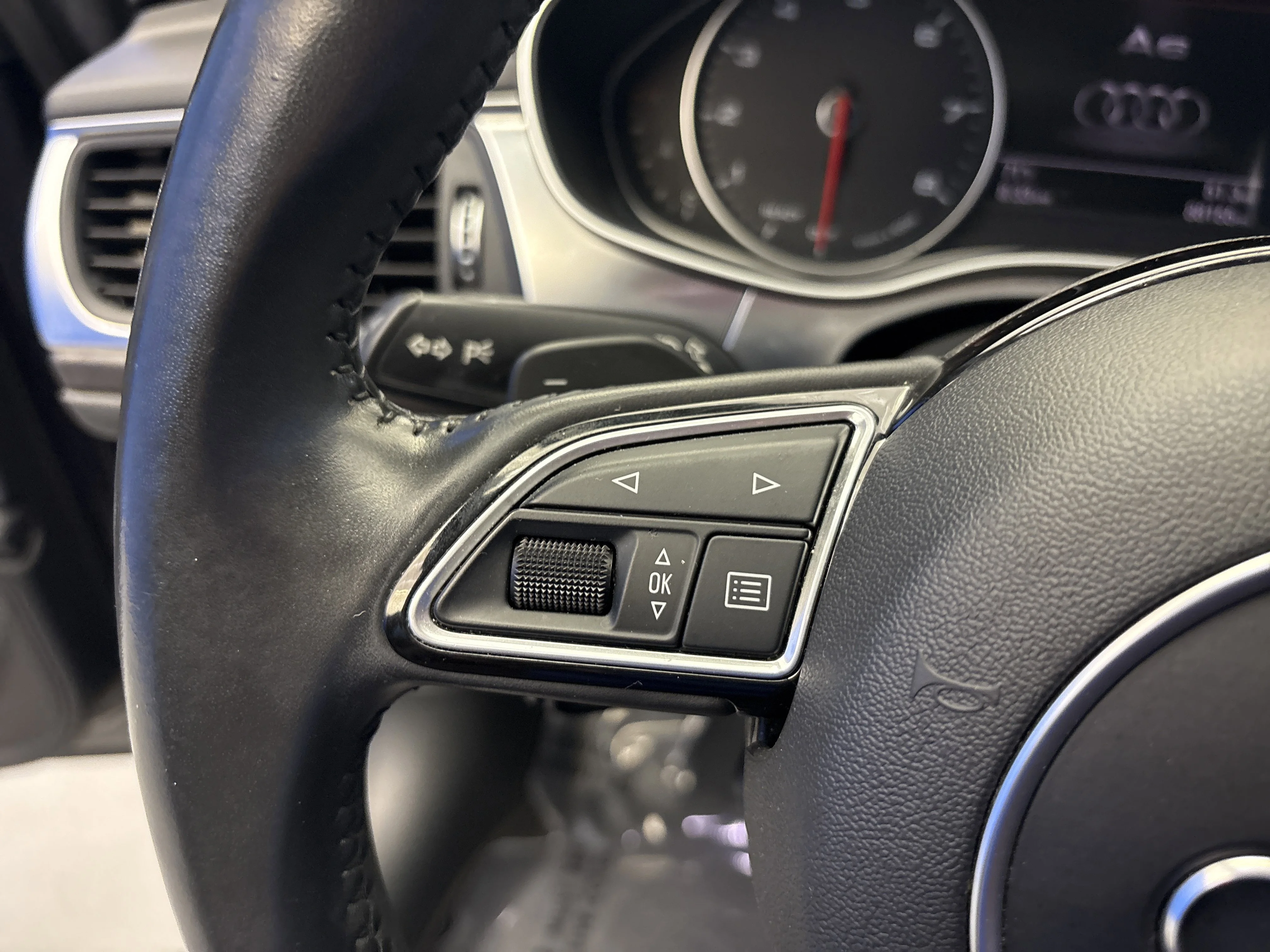 Used 2018 Moonlight Blue Metallic Audi Premium image 15