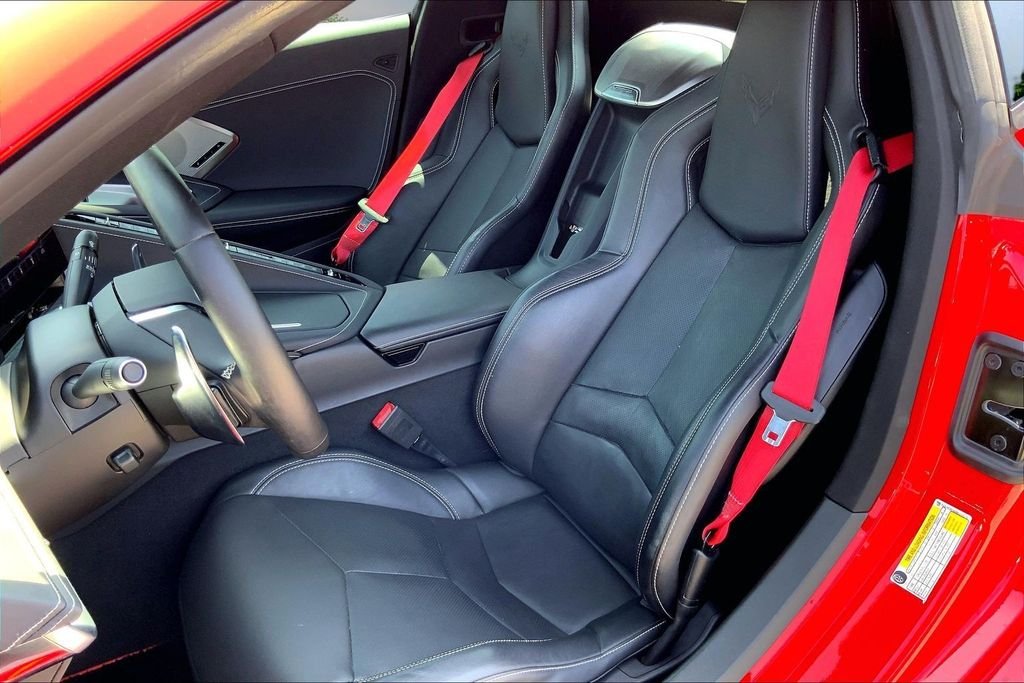 Used 2021 Red Chevrolet Stingray image 17