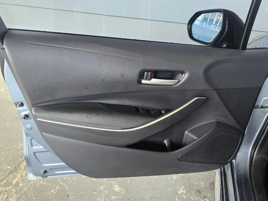 Used 2022  Toyota SE image 21