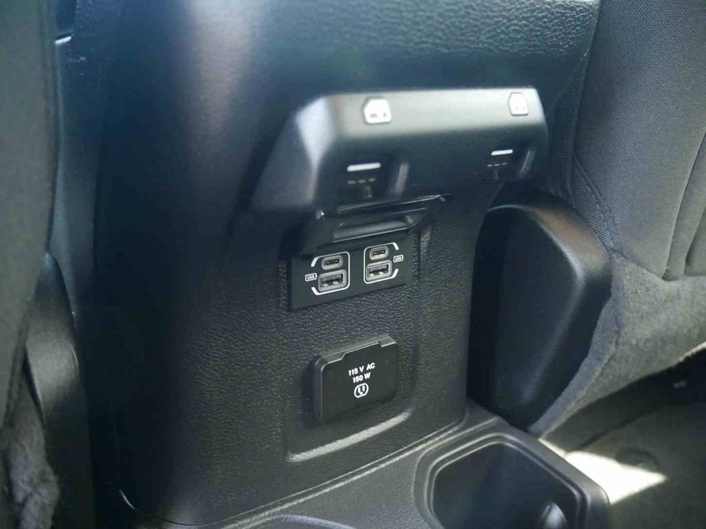 Used 2023 Green Jeep Sahara image 16