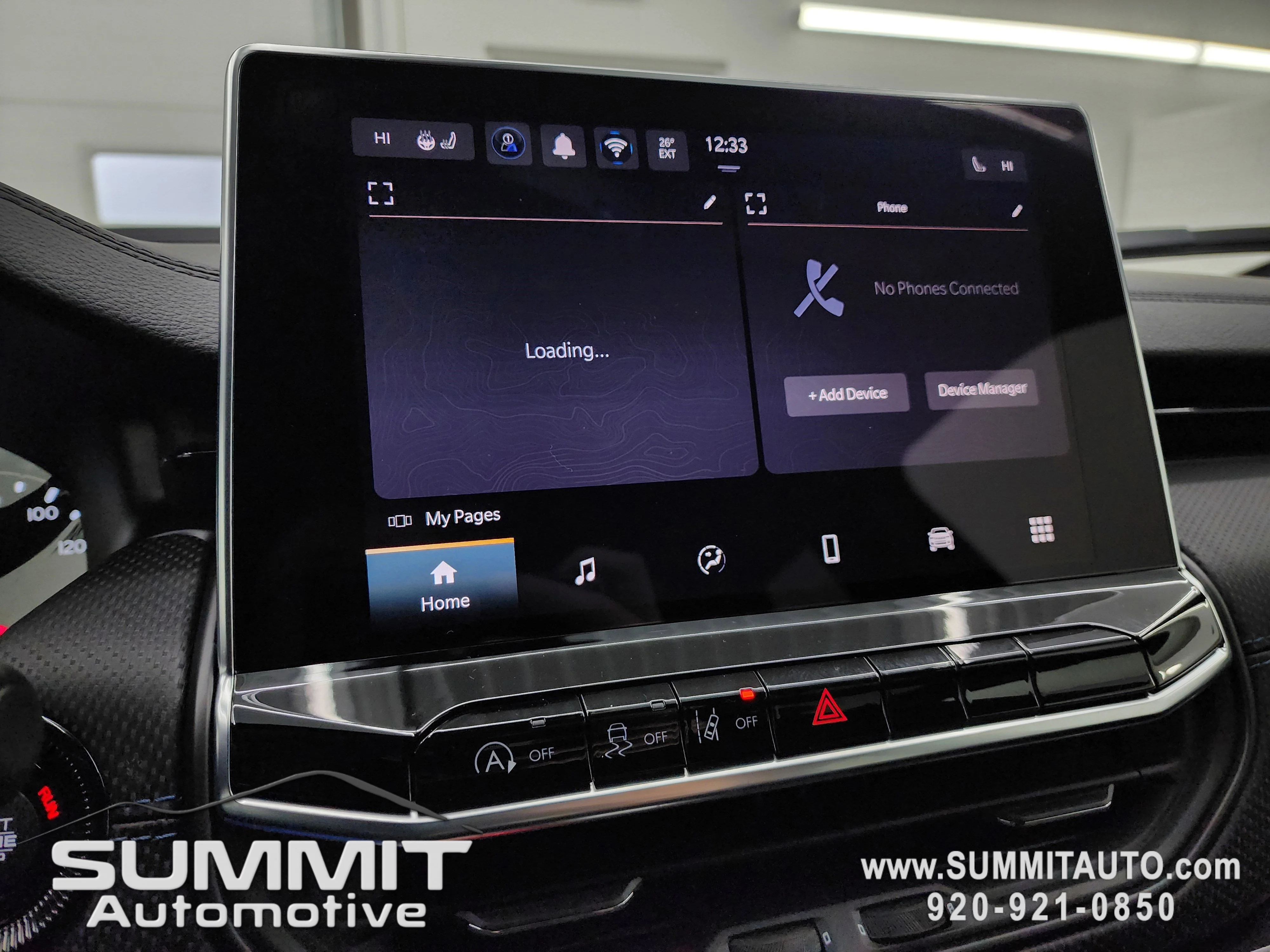 New 2026 Diamond Black Crystal Pearl-Coat Exterior Paint Jeep Latitude image 47