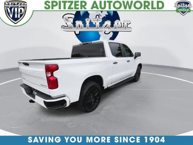 Used 2022 White Chevrolet Custom image 9