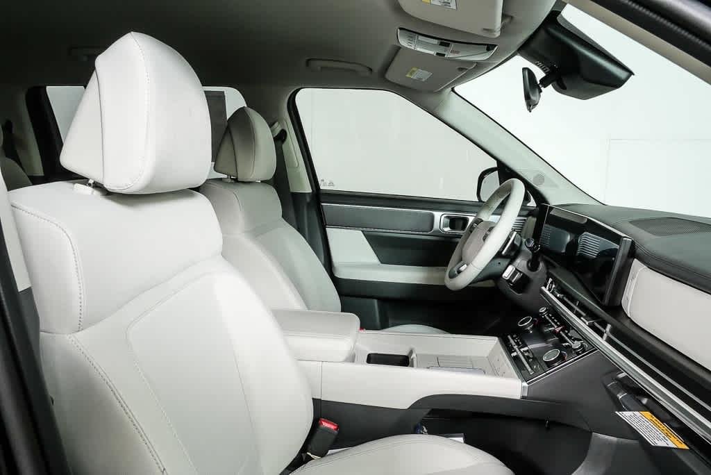 New 2026 Shimmering Silver Hyundai SE image 31