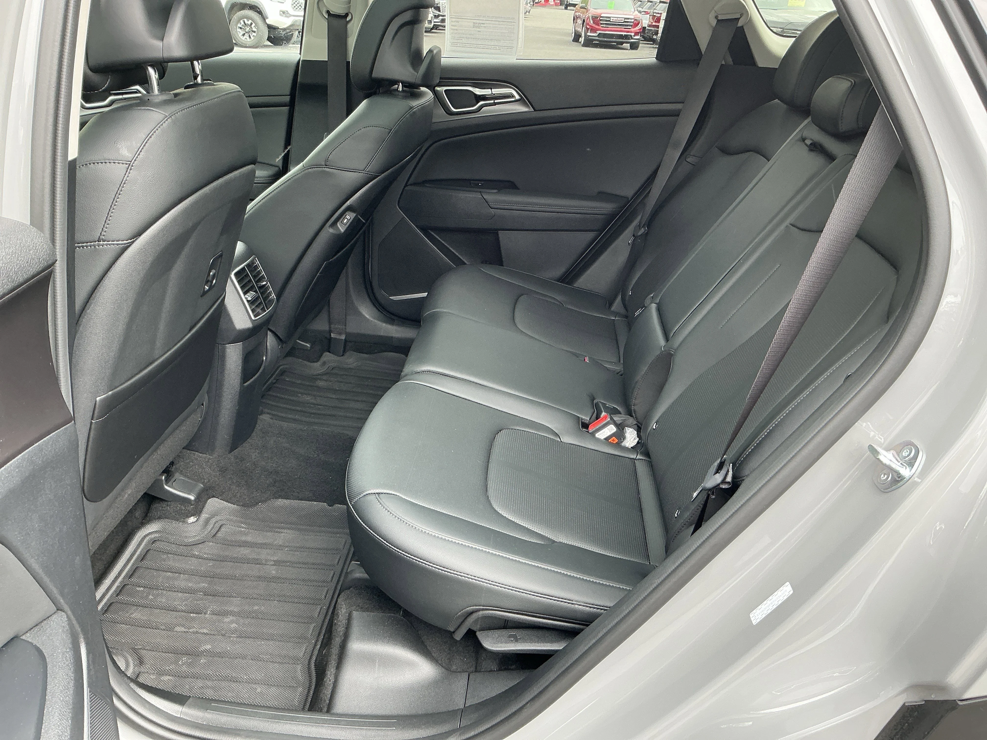 2026 Kia Sportage EX - Photo 10