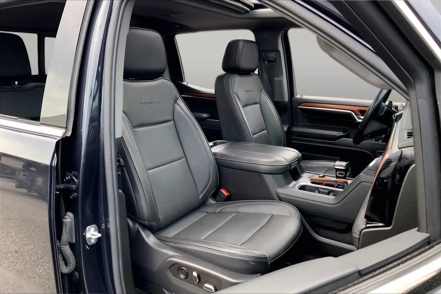 Used 2023 Titanium Rush Metallic GMC Denali image 8