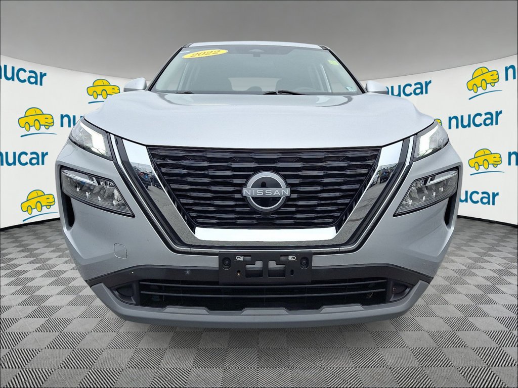 Used 2022 Silver Nissan SV image 2