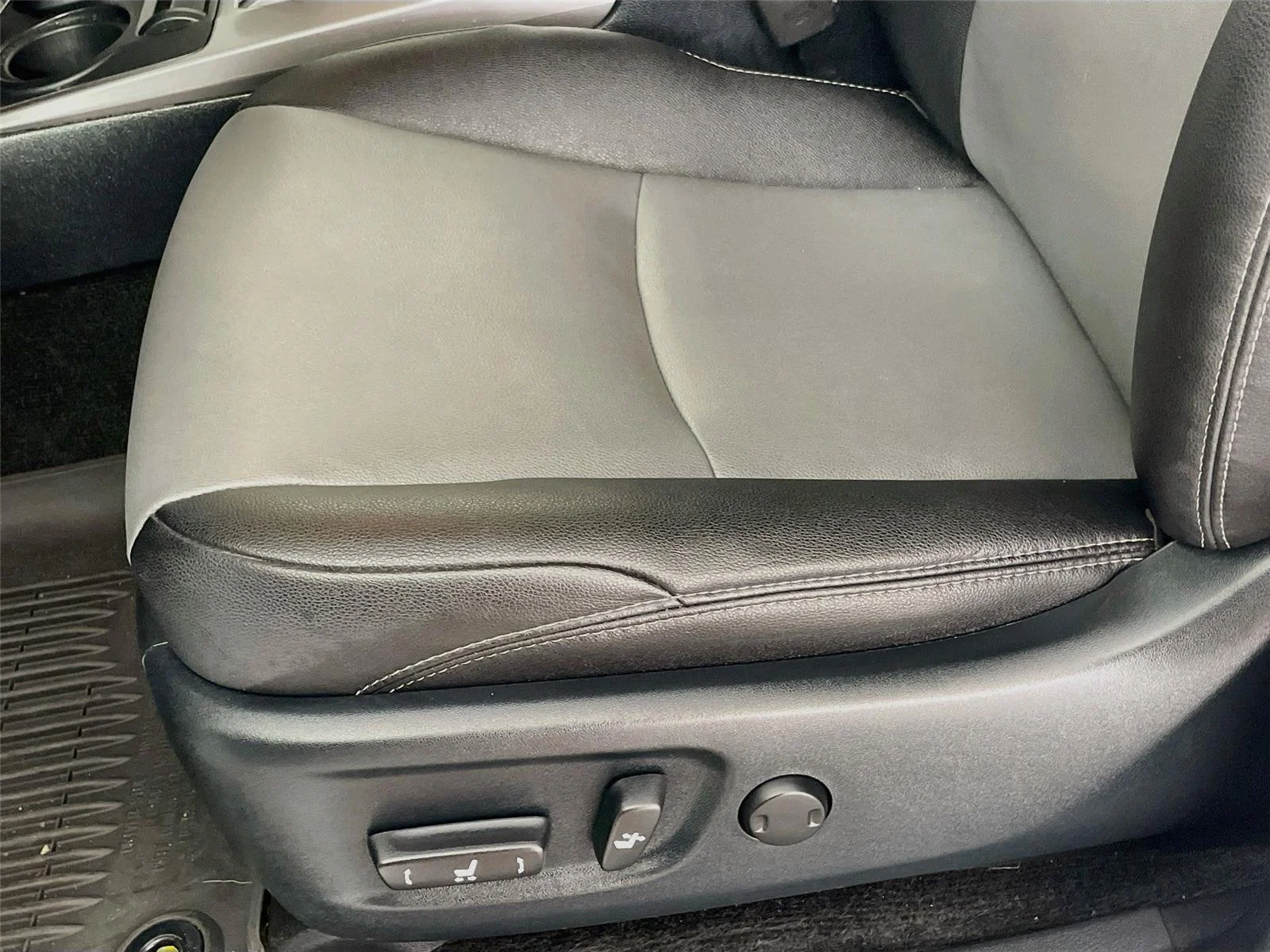Used 2023 Ice Cap Toyota SR5 Premium image 22