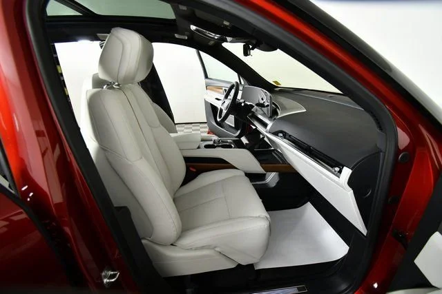 2026 Cadillac VISTIQ Luxury - Photo 14