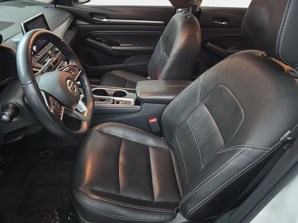 Used 2020 White Nissan 2.5 SL image 17