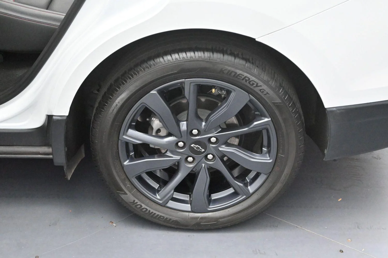 Used 2024 Summit White Chevrolet RS image 31