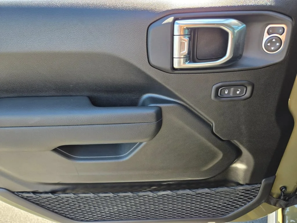Used 2026 Green Jeep Mojave image 18