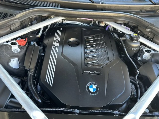 Used 2022 White BMW xDrive40i image 30