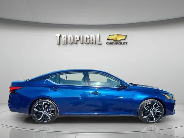 Used 2024 Blue Nissan 2.5 SR image 6