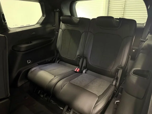 New 2026 Diamond Black Crystal Pearl-Coat Exterior Paint Jeep Altitude image 14