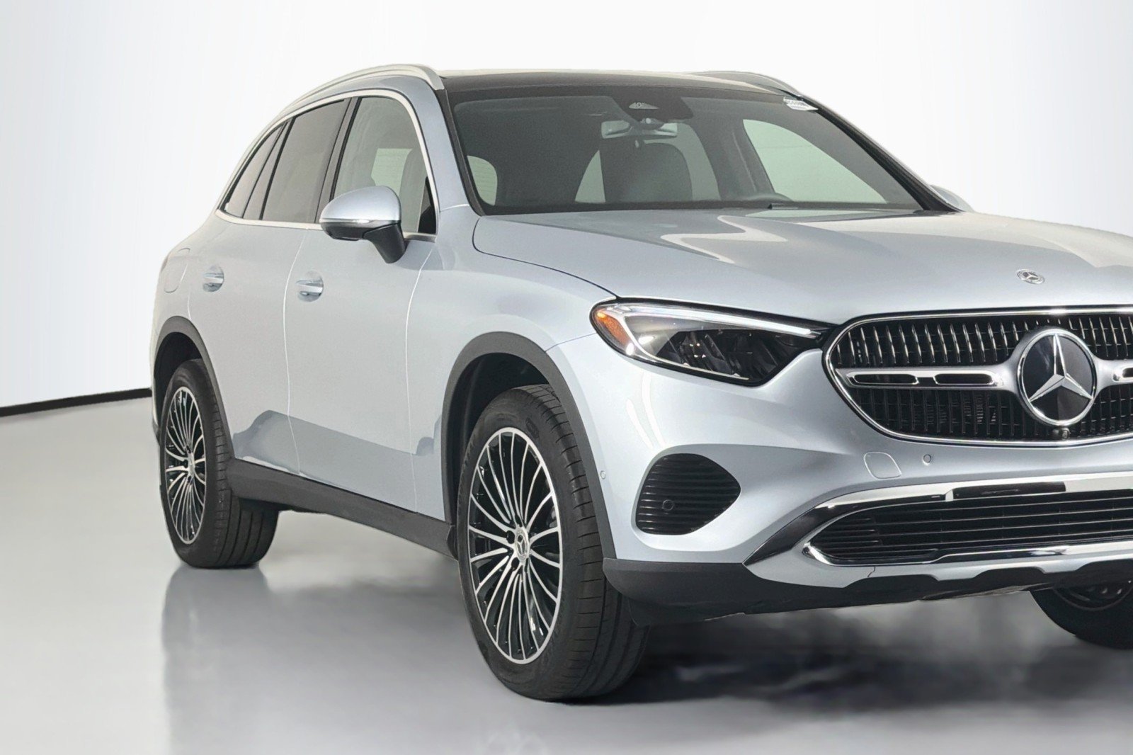New 2026 Cirrus Silver Metallic Mercedes-Benz GLC 300 SUV image 13