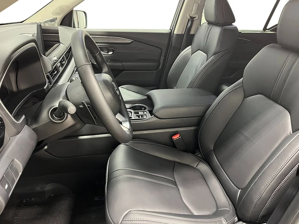 New 2026 Platinum White Pearl Honda AWD Touring image 9
