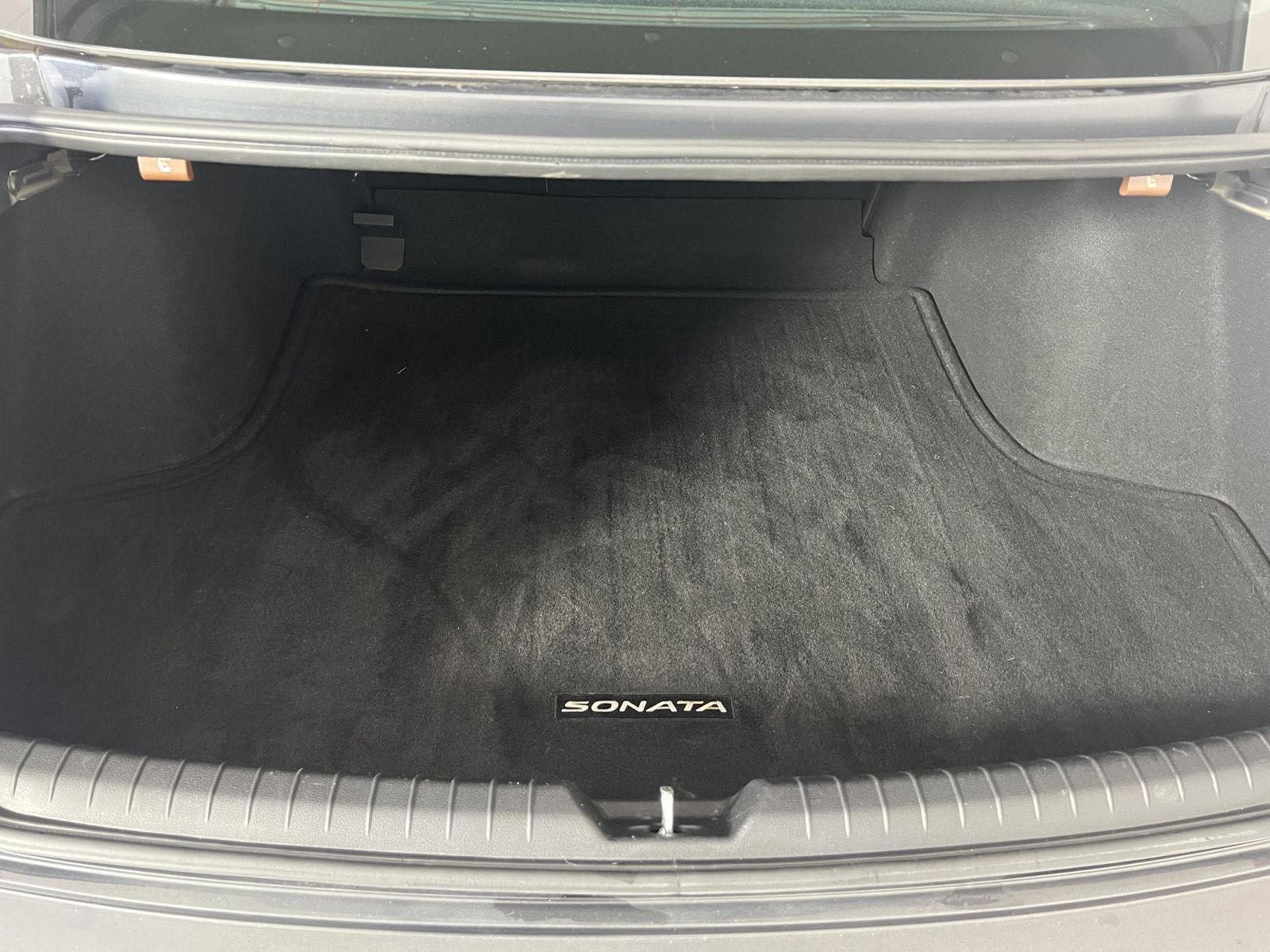 Used 2020 Portofino Gray Hyundai SEL image 27