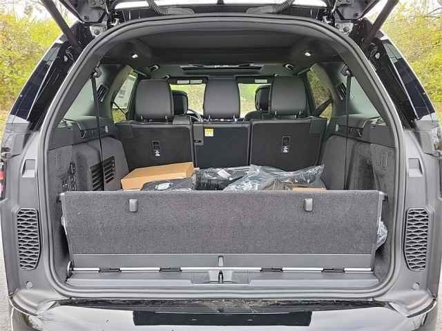New 2025 Santorini Black Land Rover Metropolitan Edition image 19