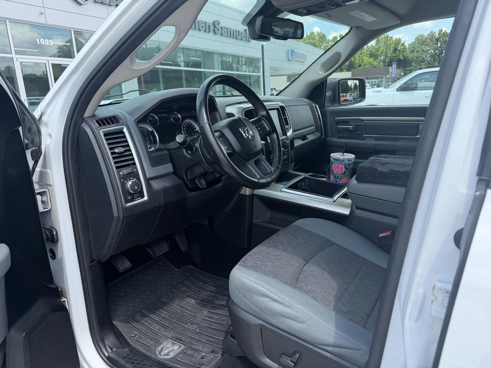 Used 2014 Bright White Clearcoat Ram Big Horn image 5