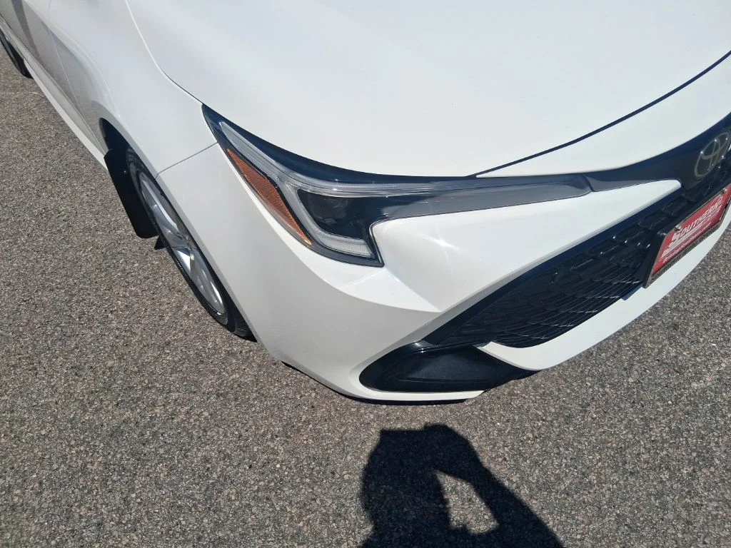 Used 2023 White Toyota SE image 9