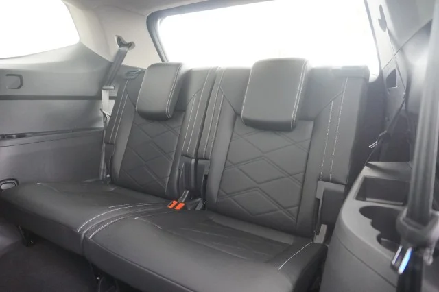 New 2026 Pure Gray Volkswagen 2.0T SE w/Technology image 23