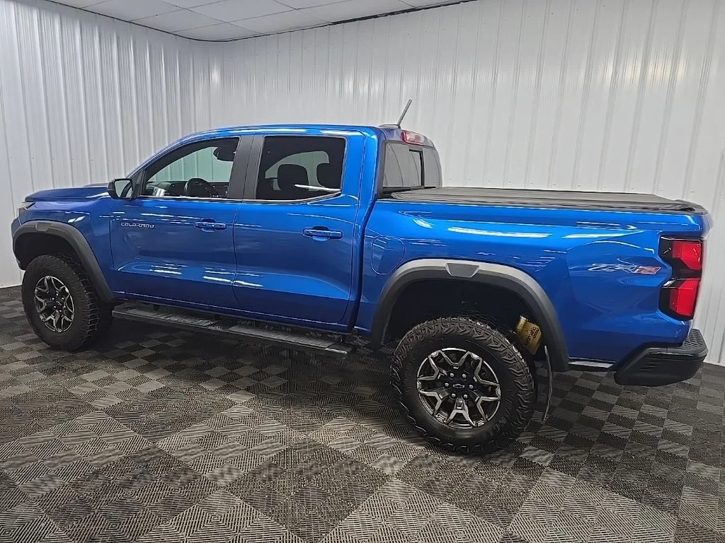 Used 2024 Blue Chevrolet ZR2 image 4